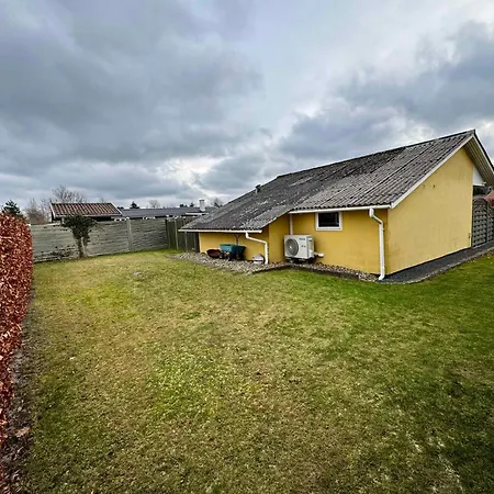 300 M From Sandy Holiday home Store Fuglede